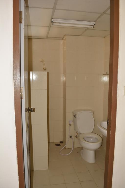 Modern Place Apartment Бангкок Номер фото